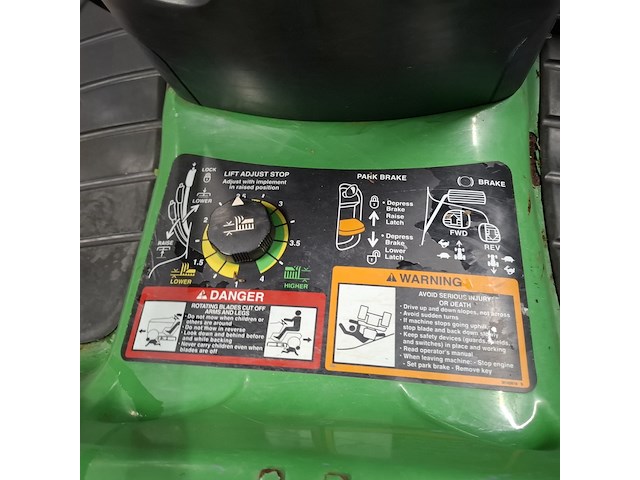 Zitmaaier zonder maaibak met aanhangwagen , john deere, lt 155 twin touch automatic - afbeelding 6 van  34
