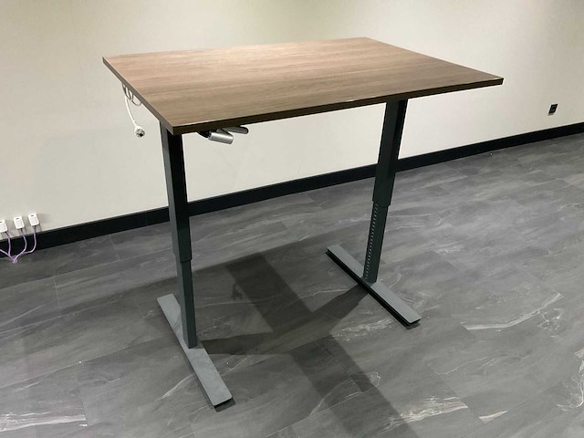 Zit/sta bureau - in hoogte verstelbaar. - afbeelding 1 van  5