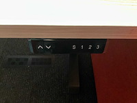 Zit/sta bureau 200x90cm - elektrisch verstelbaar + stroomvoorziening - afbeelding 4 van  6