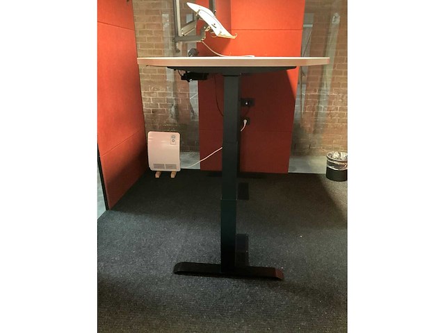 Zit/sta bureau 200x90cm - elektrisch verstelbaar + stroomvoorziening - afbeelding 6 van  6