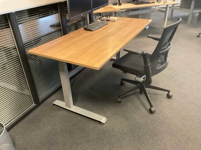 Zit/sta bureau met bureaustoel - afbeelding 1 van  7