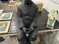 Zittend kunststof tuinbeeld - afbeelding 3 van  6