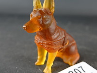 Zittende hond - afbeelding 1 van  5