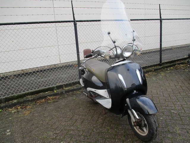 Znen - bromscooter - aurora 5 (qt-h/hs) retro - scooter - afbeelding 7 van  11