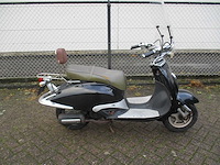 Znen - bromscooter - aurora 5 (qt-h/hs) retro - scooter - afbeelding 8 van  11