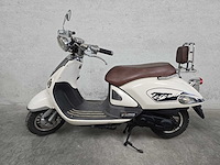 Znen - retro - snorscooter - 4t 25km uitvoering - afbeelding 1 van  7