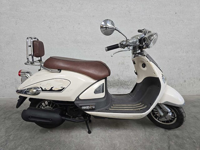 Znen - retro - snorscooter - 4t 25km uitvoering - afbeelding 2 van  7