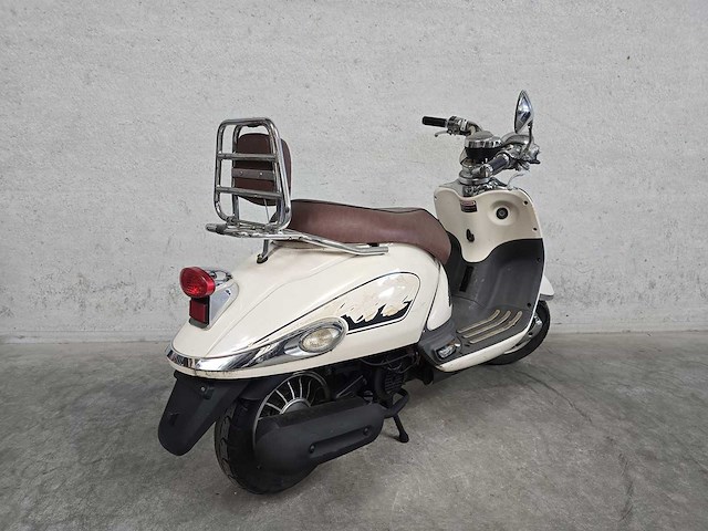 Znen - retro - snorscooter - 4t 25km uitvoering - afbeelding 6 van  7