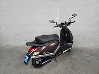 Znen - snor scooter - bellagio - moped 4t 25km uitvoering djn66t - afbeelding 4 van  5