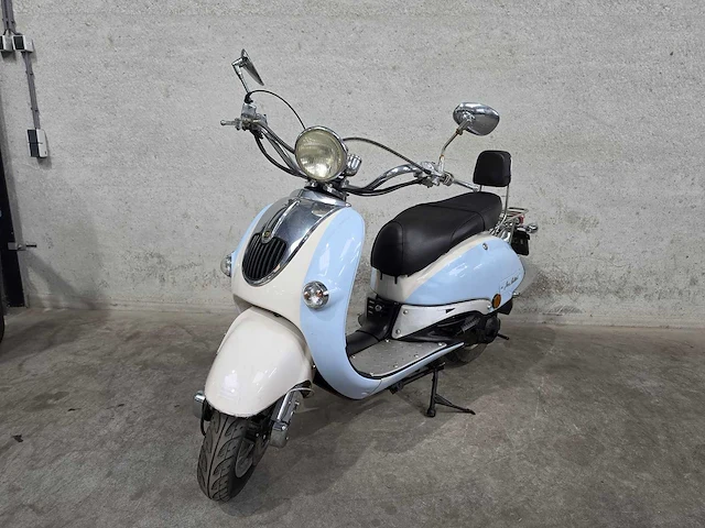 Znen - snorscooter - aurora - brommer 4t 25km uitvoering d707tv - afbeelding 3 van  7