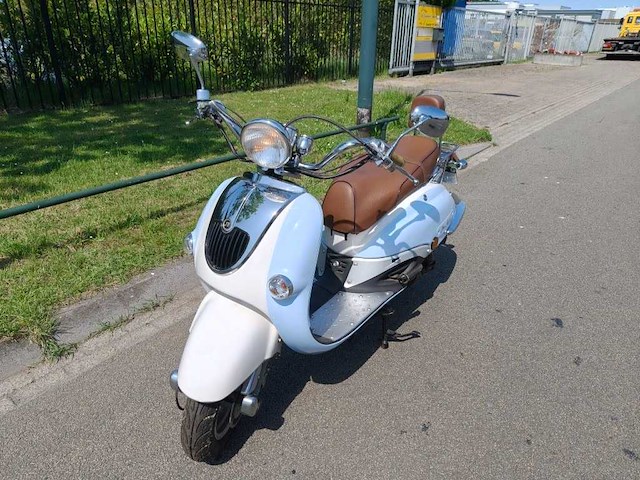 Znen - snorscooter - aurora 5 (qt-h/hs) - d-360-sf - afbeelding 1 van  2