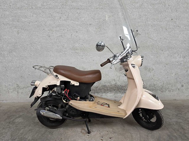 Znen - snorscooter - grande retro - brommer - afbeelding 2 van  7