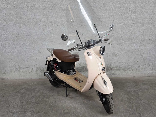 Znen - snorscooter - grande retro - brommer - afbeelding 4 van  7
