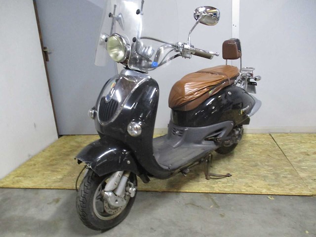 Znen - snorscooter - grande retro - scooter - afbeelding 3 van  10