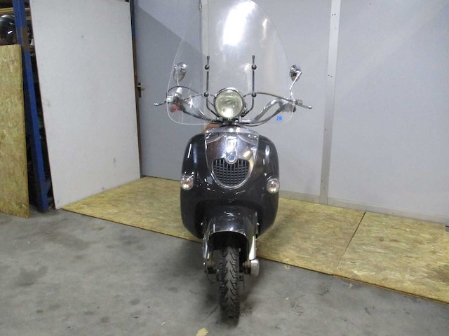 Znen - snorscooter - grande retro - scooter - afbeelding 4 van  10