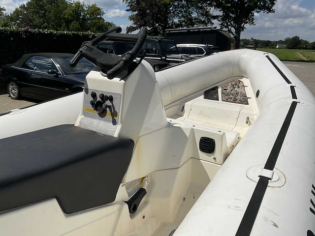 Zodiac rib rubberboot “jet aandrijving” - afbeelding 2 van  14