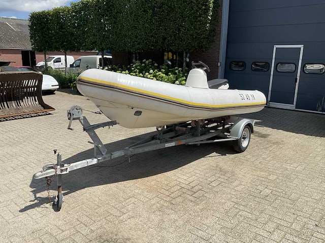 Zodiac rib rubberboot “jet aandrijving” - afbeelding 1 van  14