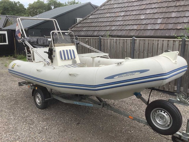 Zodiac zeewaardig speedboot 60pk polyester rib boot - afbeelding 2 van  4