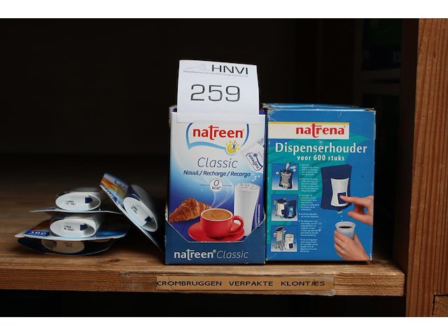 Zoetjes en dispensers natrena. - afbeelding 1 van  2