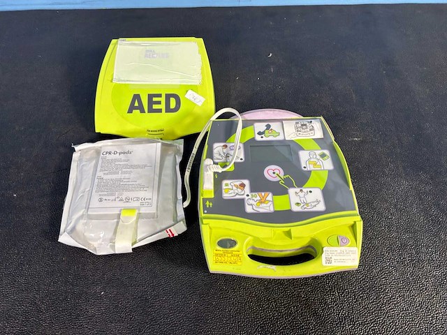 Zoll - 2020 - aed plus - defibrillator - afbeelding 2 van  3