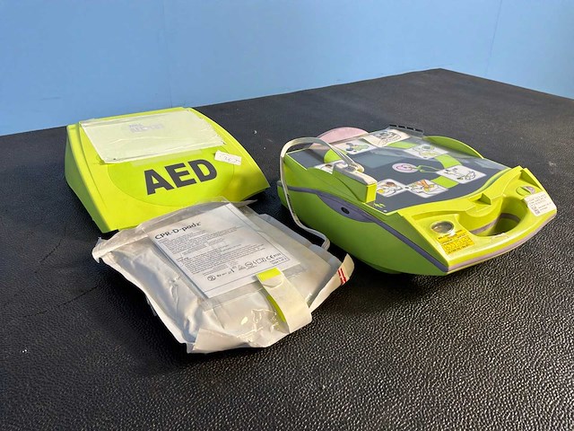 Zoll - 2020 - aed plus - defibrillator - afbeelding 1 van  1
