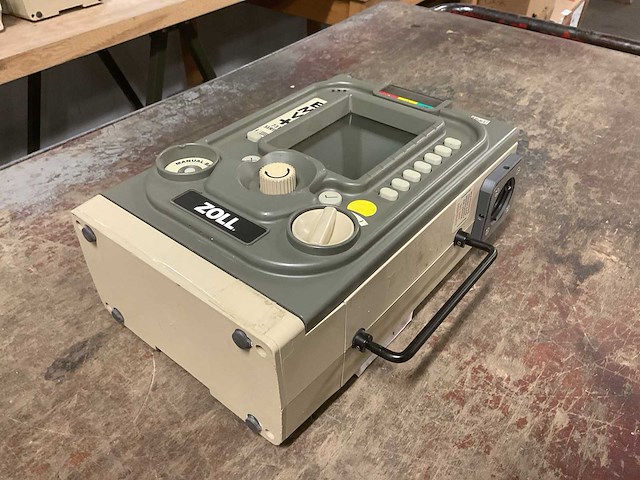 Zoll 731 series portable ventilator - afbeelding 3 van  4