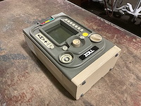 Zoll 731 series portable ventilator - afbeelding 1 van  4