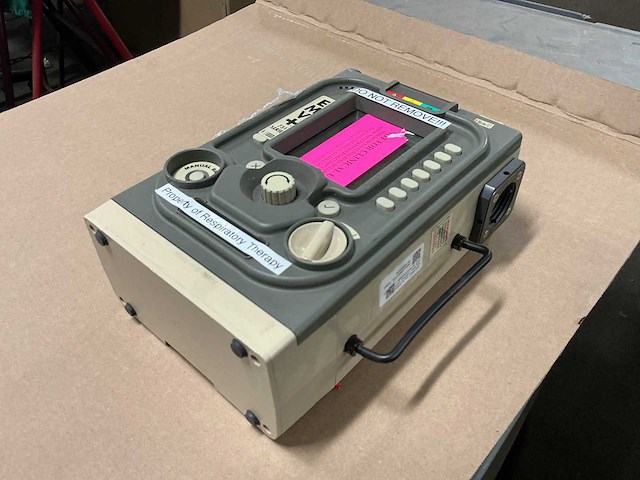 Zoll 731 series portable ventilator - afbeelding 1 van  4