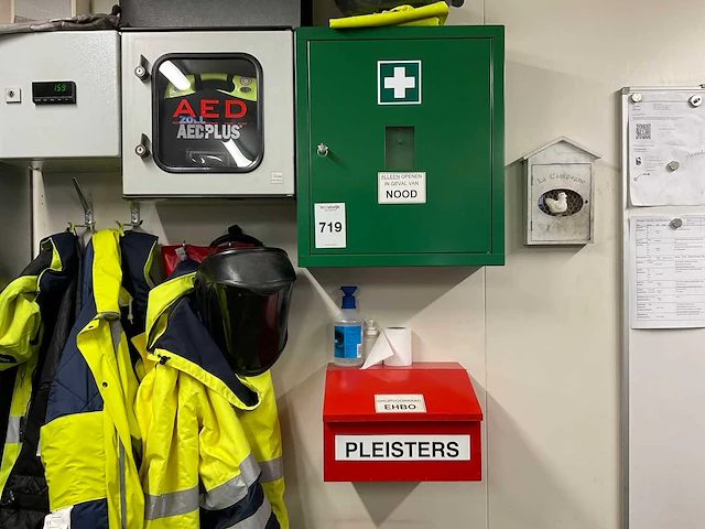 Zoll aed plus defibrillator en overige bhv - afbeelding 1 van  10
