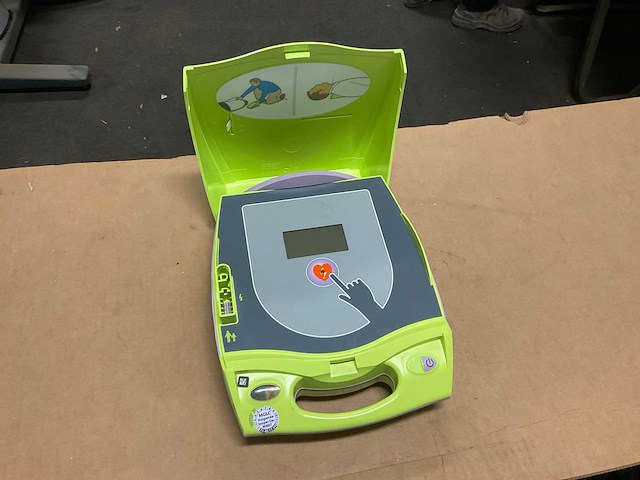 Zoll aed plus defibrillator - afbeelding 2 van  3