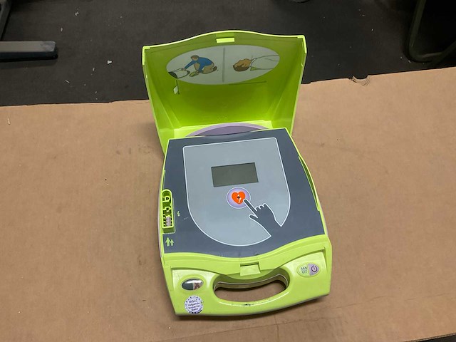 Zoll aed plus defibrillator - afbeelding 2 van  3