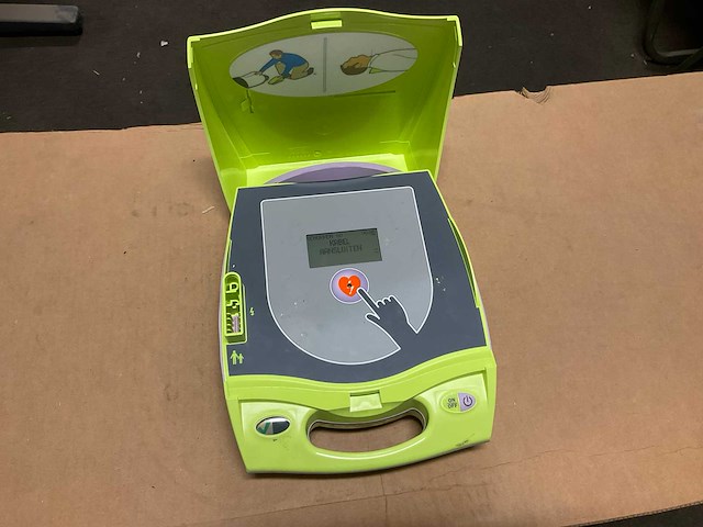 Zoll aed plus defibrillator - afbeelding 2 van  3