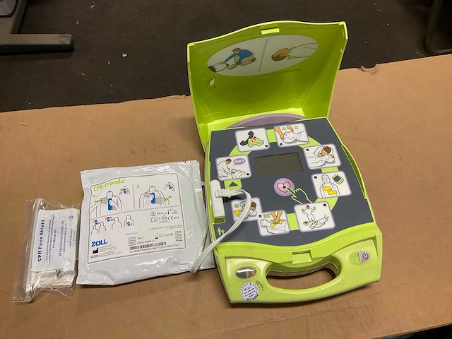 Zoll aed plus defibrillator - afbeelding 2 van  3