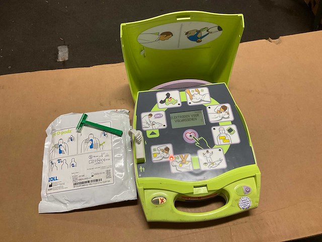 Zoll aed plus defibrillator - afbeelding 2 van  3