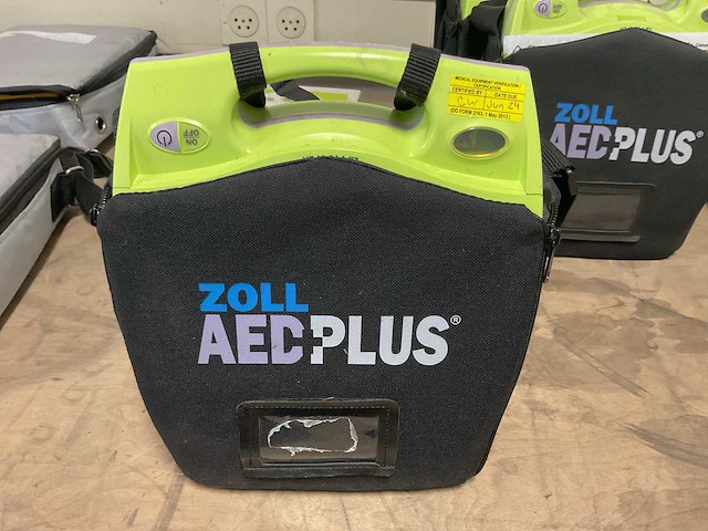 Zoll aed plus defibrillator - afbeelding 4 van  4