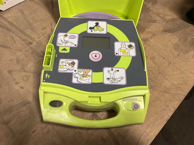 Zoll aed plus defibrillator - afbeelding 2 van  3