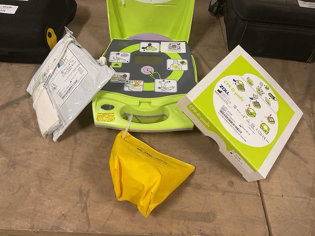 Zoll aed+plus defibrillator set - afbeelding 1 van  6