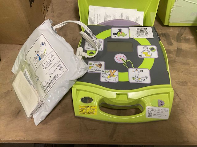 Zoll aed+plus defibrillator - afbeelding 2 van  4