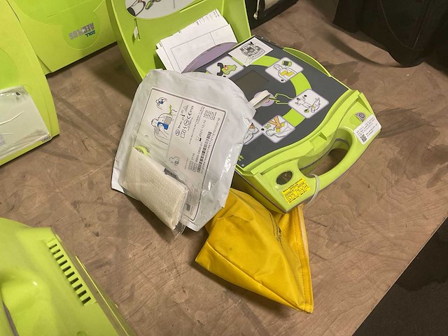 Zoll aed+plus defibrillator - afbeelding 1 van  4