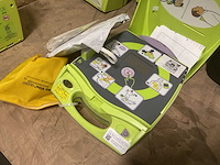 Zoll aed+plus defibrillator - afbeelding 3 van  4