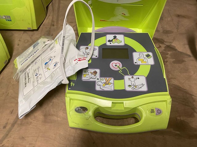Zoll aed+plus defibrillator - afbeelding 5 van  7
