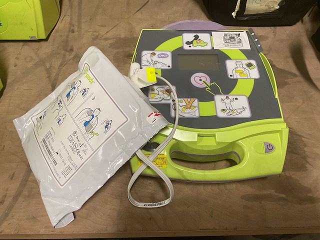 Zoll aed+plus defibrillator - afbeelding 2 van  3