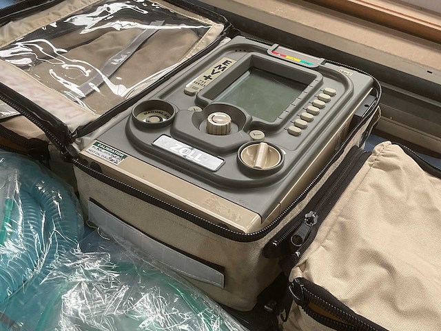 Zoll emv+ 731series portable ventilator set - afbeelding 3 van  10