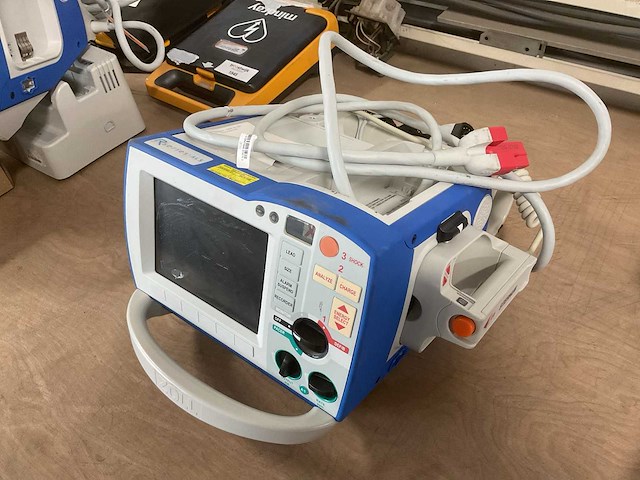 Zoll rseries als defibrillator - afbeelding 3 van  6
