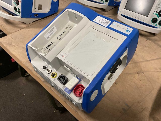 Zoll rseries als defibrillator - afbeelding 5 van  6