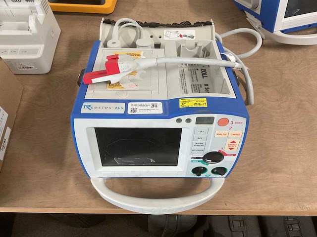 Zoll rseries als defibrillator - afbeelding 1 van  1