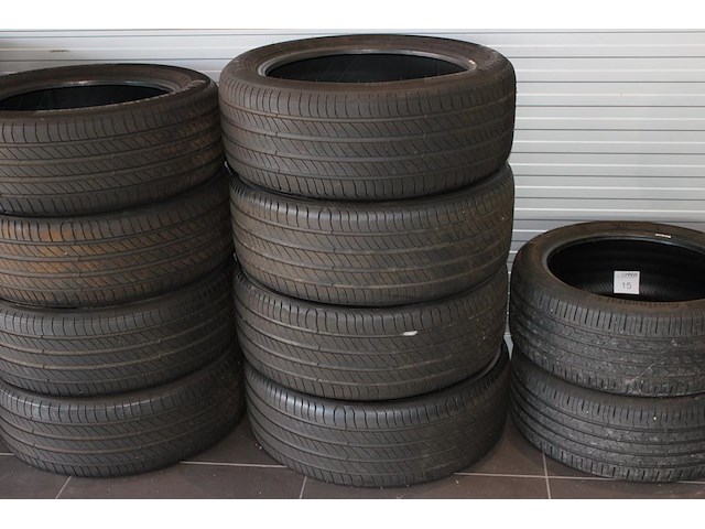 Zomerbandenset michelin primacy 4 met maatvoering 235 / 50 r19 103v, profieldiepte circa 5,5 mm. - afbeelding 1 van  2
