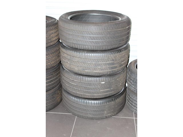 Zomerbandenset michelin primacy 4 met maatvoering 235 / 50 r19 103v, profieldiepte circa 5,5 mm. - afbeelding 2 van  2