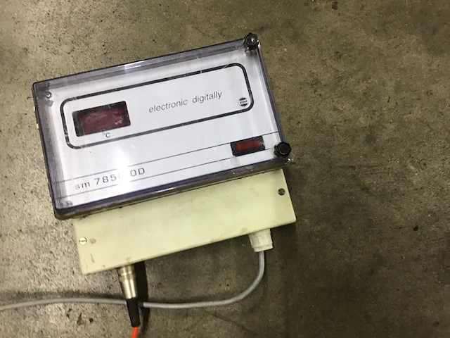 Zonneboilerregelaar en temperatuurmeter - afbeelding 3 van  3