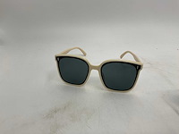 Zonnebril (130x) - afbeelding 5 van  6